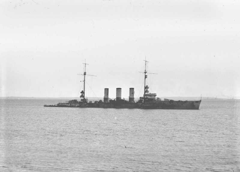 The light cruiser SMS Frankfurt, Kuno Eversberg's ship, beached at Swanbister Bay. Orkney Library & Archive.