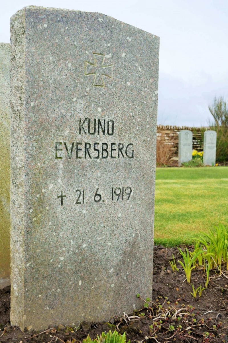 Kuno Eversberg's gravestone with original, wrong date. Rhonda Muir, Orkneyology.com.